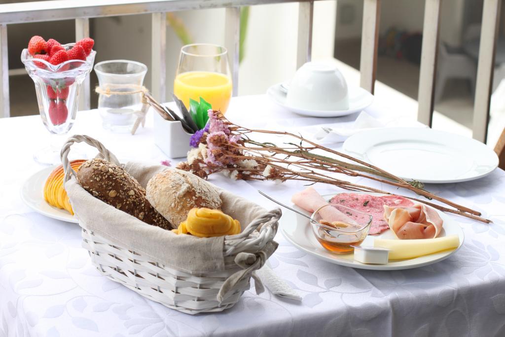 Almenara Suites Guest House 加亚新城 外观 照片